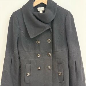 Wool coat 
Gently used 
Good condition Price